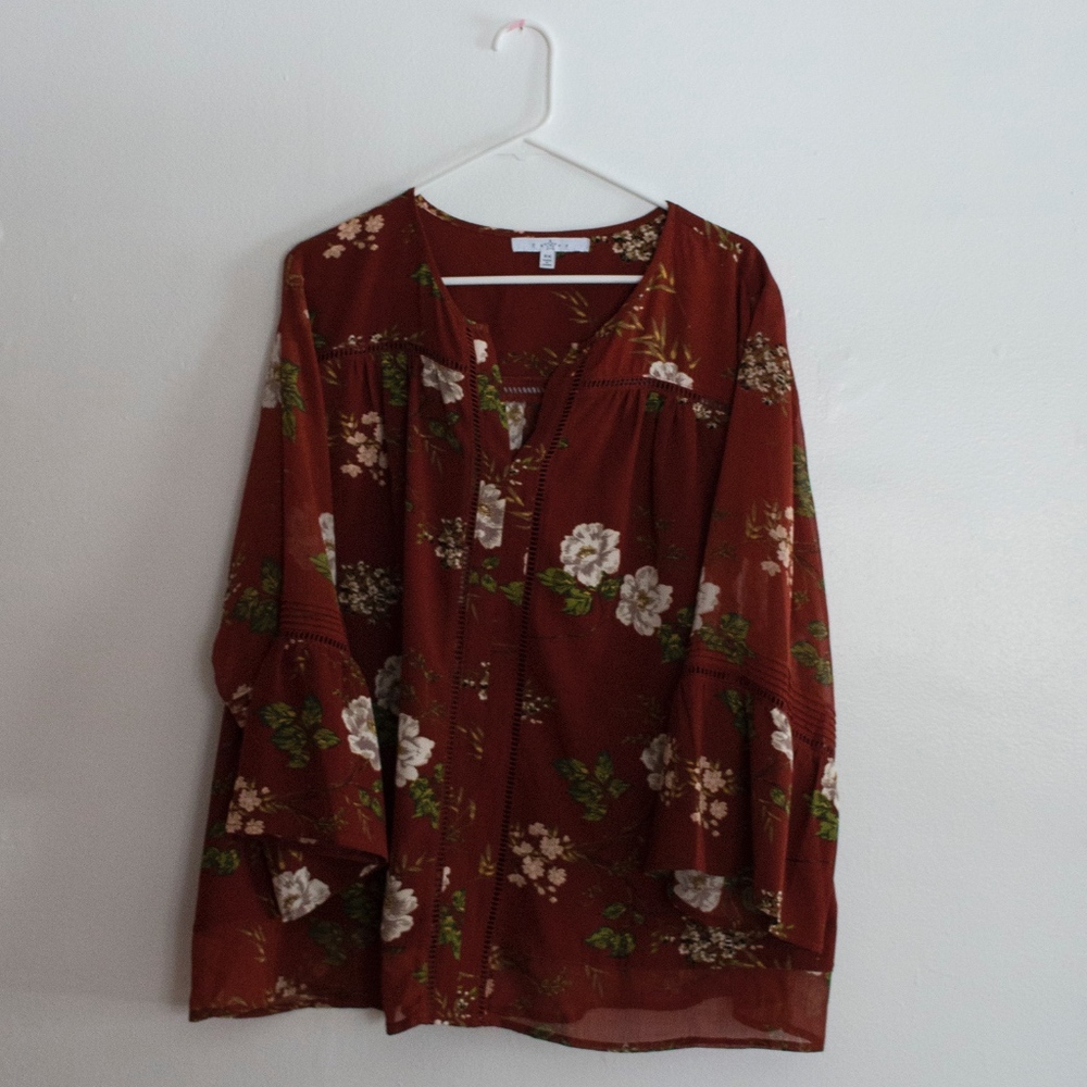 NWOT Elegant Fever Plus Bell Sleeve Blouse